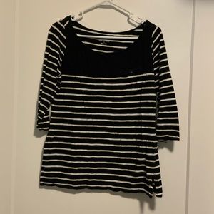 Black and white striped 3/4 sleeve top SIZE L
